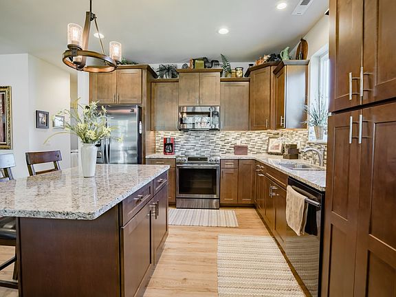 5th image of 5804 Pioneer Dr
