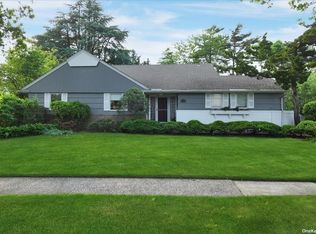 1714 Huntley Pl, Hewlett, NY 11557