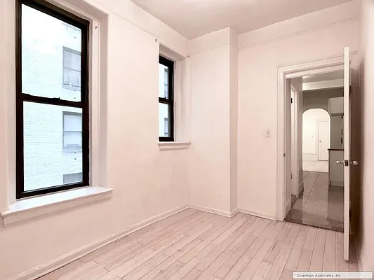 Rented by Sovereign Associates | media 12