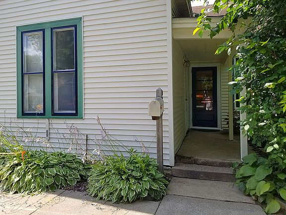4th image of 124 William St N