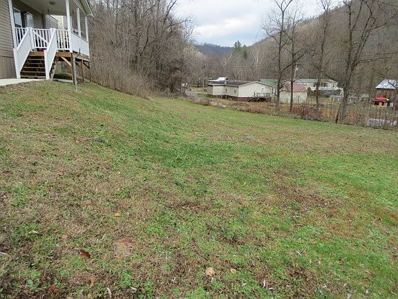 3rd image of 110 Falcon Dr