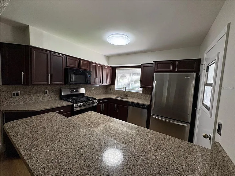 4824 Gallant Ln — Photo 24