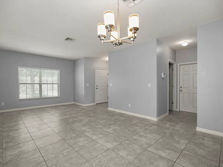 1300 Cavender Creek Rd — Photo 15