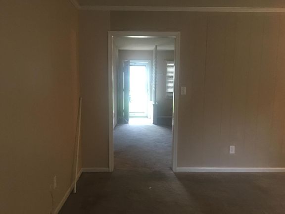 4th image of 1104 Oldfield Cir