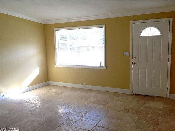 4th image of 1364 Floral Dr