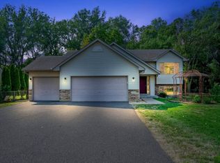 2555 Edgerton St, Little Canada, MN 55117