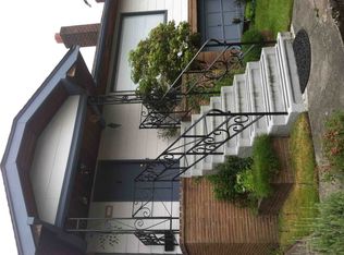 7315 18th Ave NE, Seattle, WA 98115