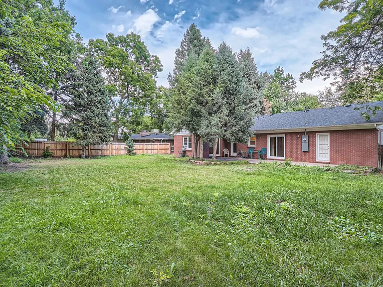 1165 Everett Ct — Photo 10