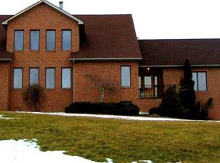 15 Wyms Heights Dr, Marlboro, NY 12542