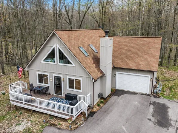 9341 Center Ln, Stanwood, MI 49346