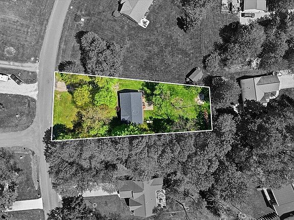 3rd image of 710 Daffodil Dr