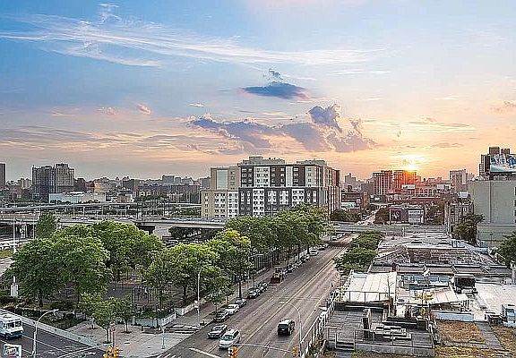 4th image of 115 Bruckner Blvd #606