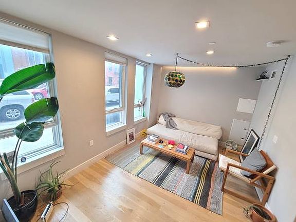 4th image of 198 Clifton Pl APT 1