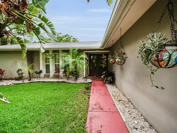 1151 Lancer Ln, Tarpon Springs, FL 34689