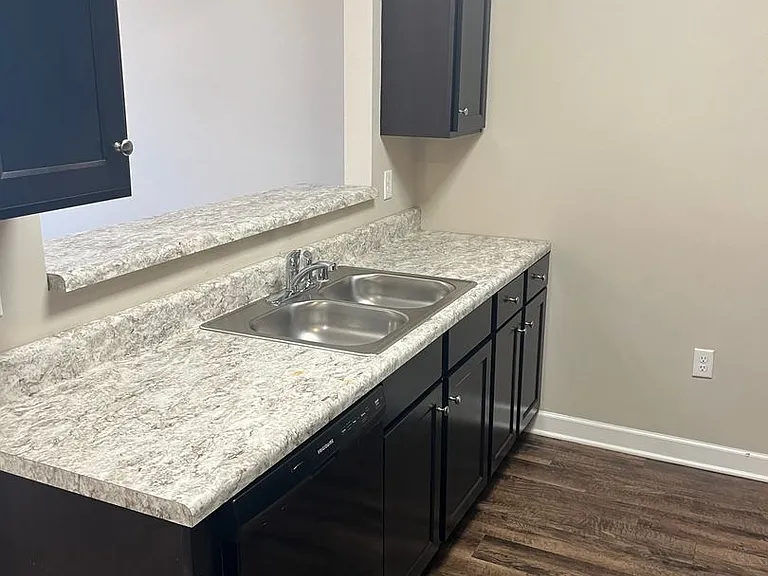 736 Village Creek Dr — Photo 10