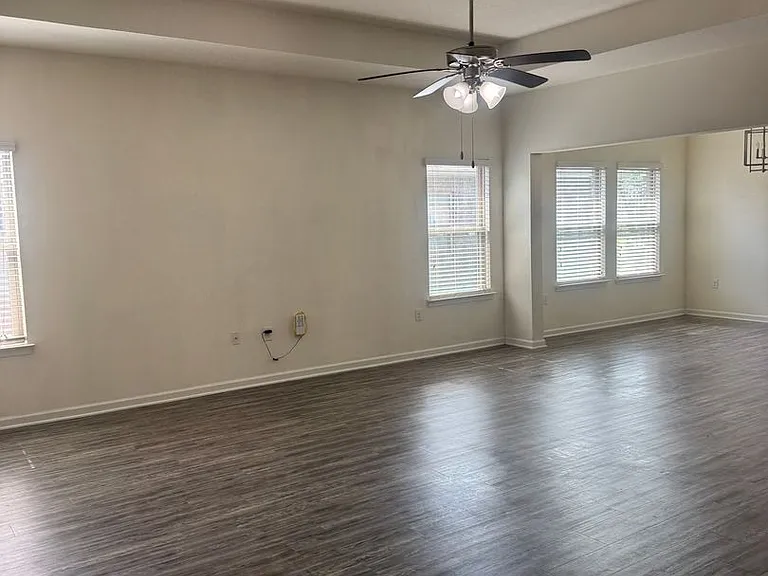316 Merlin Ct — Photo 14