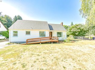 5114 NE Ainsworth St, Portland, OR 97218