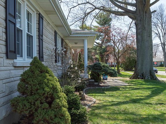 4th image of 8803 Seaforth Dr