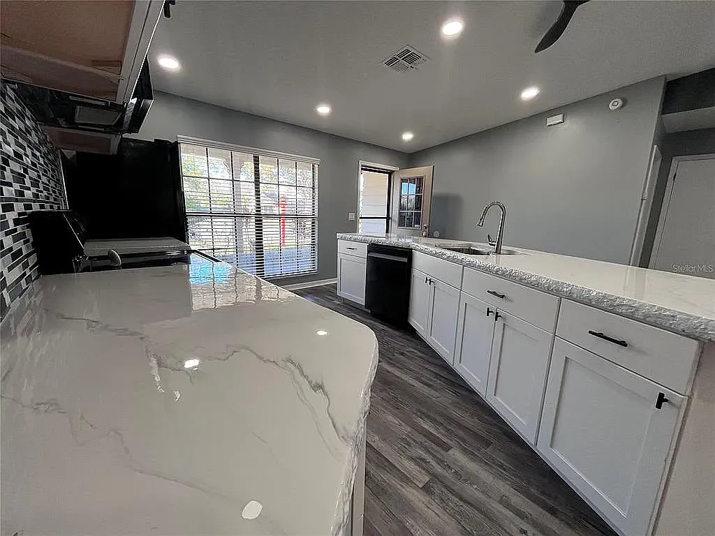 3 bed, 1534 sqft, $2,300 — Photo 3