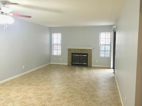 4th image of 12035 Alta Carmel Ct Unit 219
