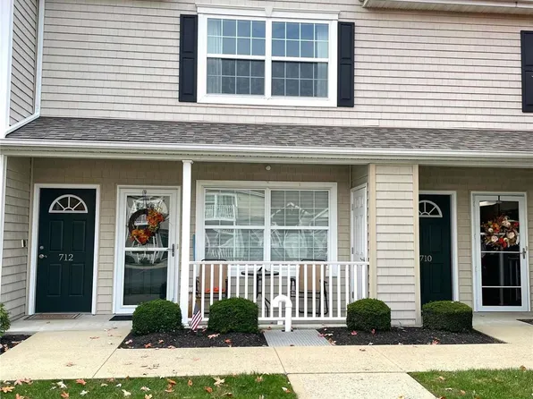 712 Willow Lane #712, Valley Stream, NY 11580