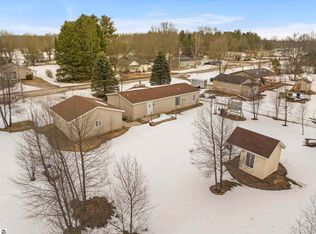 15055 Beecher Ave, Thompsonville, MI 49683