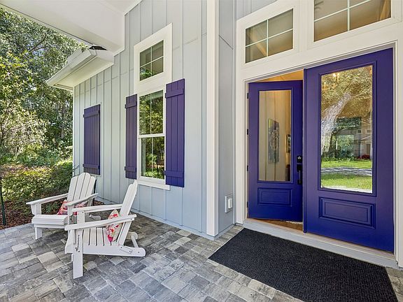4th image of 704 Magnolia Bluff Way