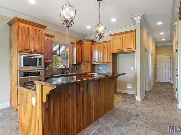 3rd image of 6557 Lakeridge Dr