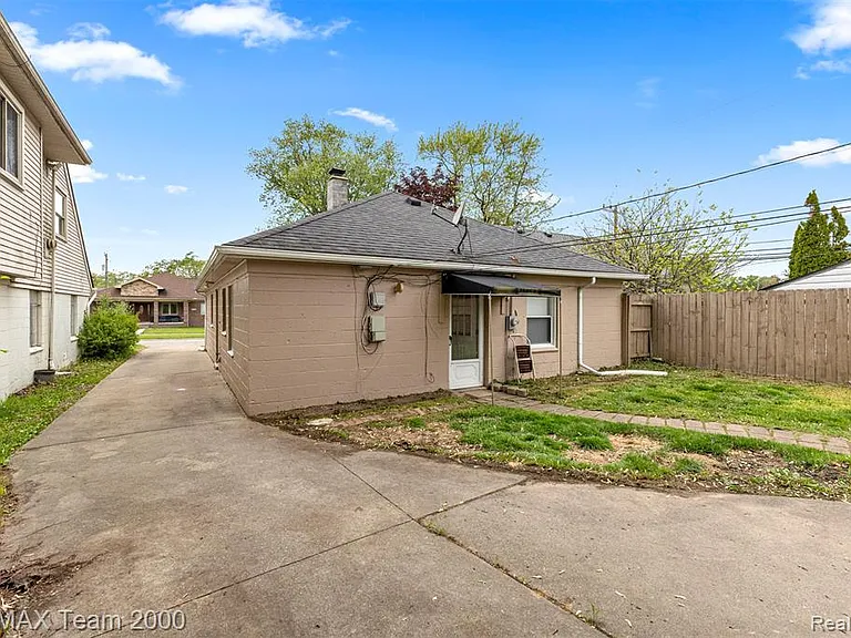 7322 Fenton St — Photo 28