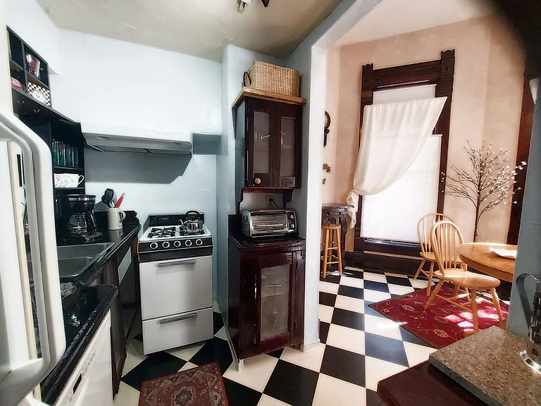 334 E Mulberry St #1 — Photo 4