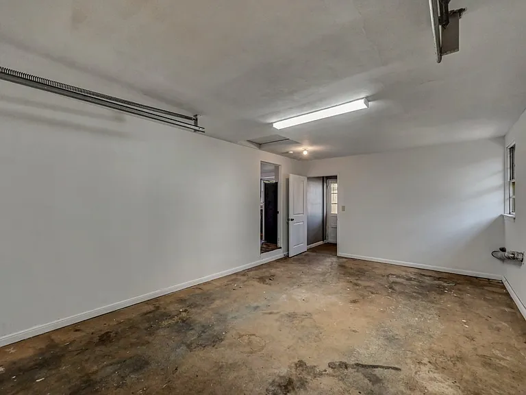 850 Church St — Photo 34