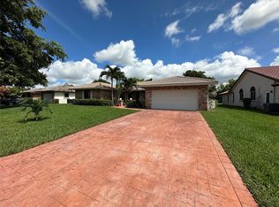 913 NW 110th Ln, Coral Springs, FL 33071