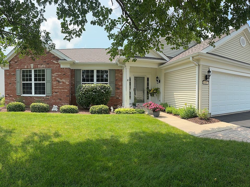 1st image of 605 Lincoln Cir