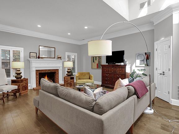 4th image of 498 E Racquet Club Pl
