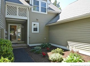 8 Chatsworth Rd, Granby, CT 06035