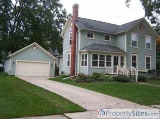 651 S Birdsey St, Columbus, WI 53925