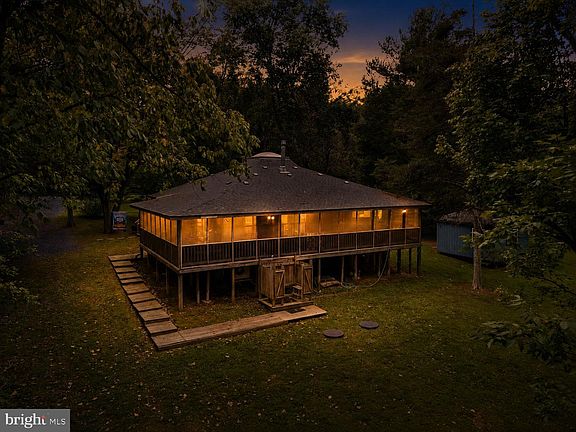 2nd image of 787 Indian Camp Trl