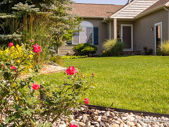 3rd image of 2037 Waler Dr