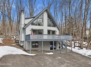 267 W Lakeview Dr, Lake Ariel, PA 18436