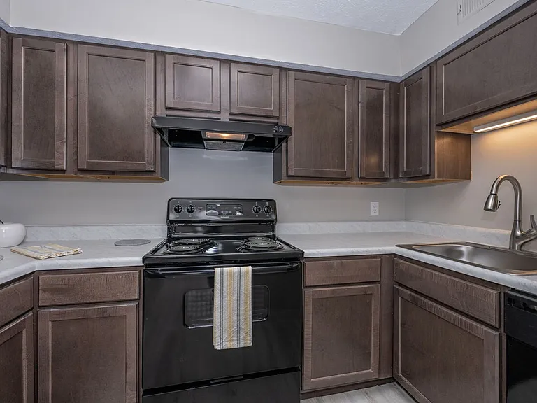 The Woodside Apartments - SPECIAL PROMOTIONS — Photo 25