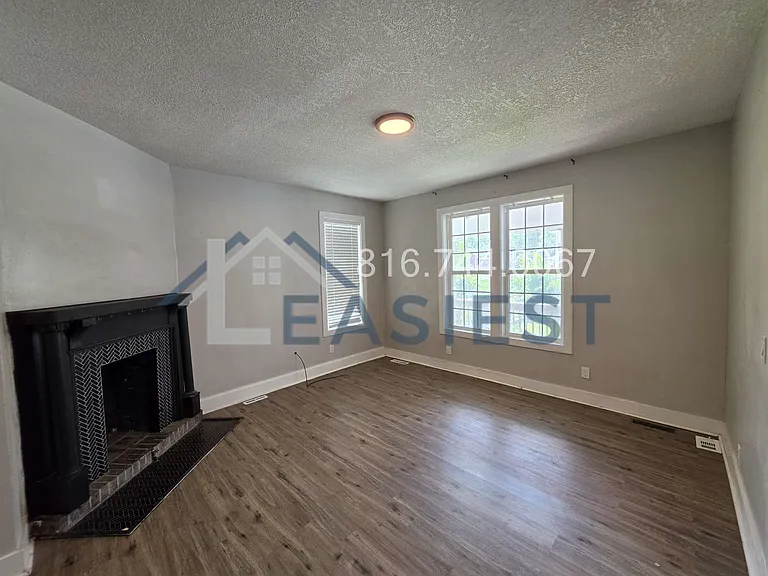 1209 College Ave — Photo 4
