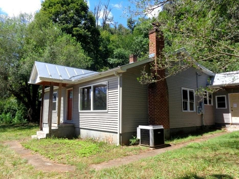 1st image of 39 Sherwood Ln