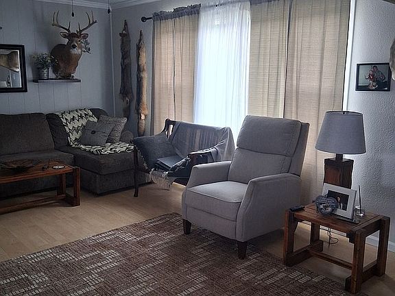5th image of 1319 Cedarhurst Rd
