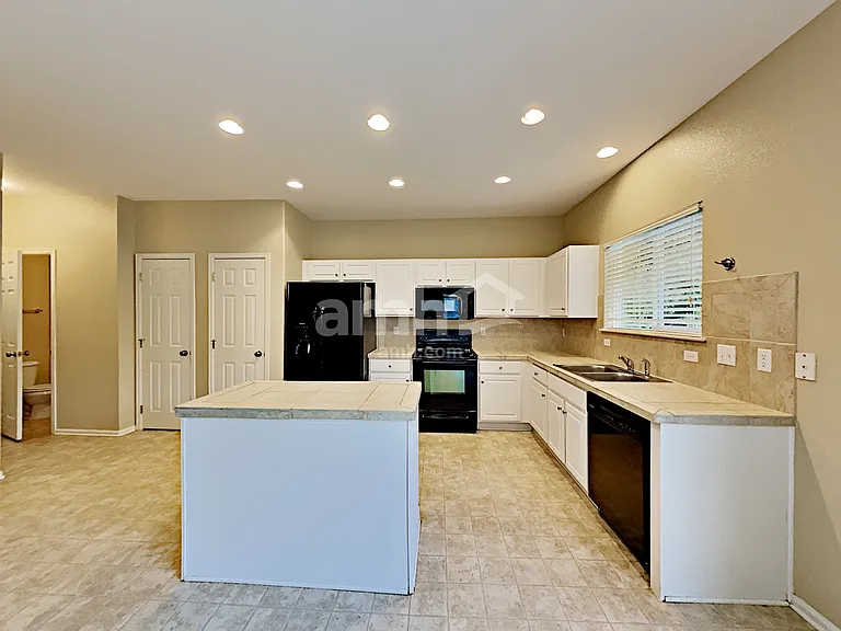 13954 Ivy St — Photo 4