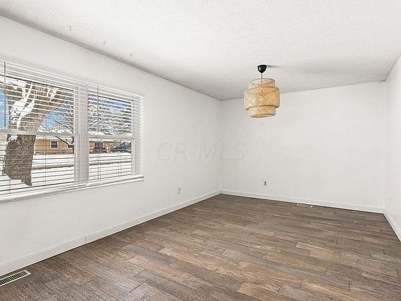 5th image of 487 Westport Dr