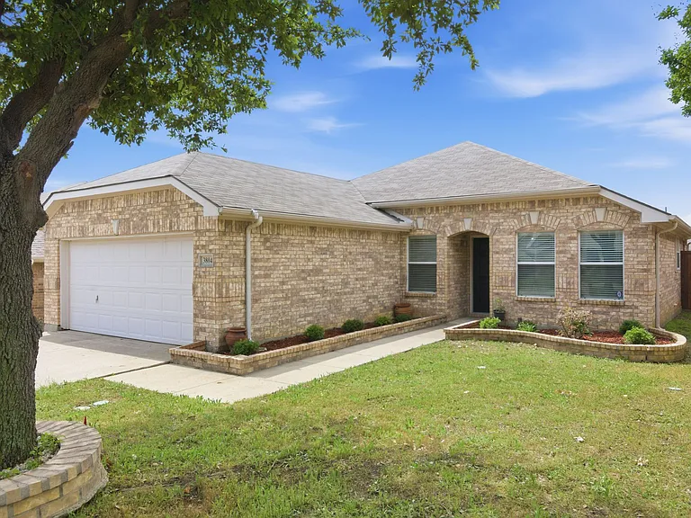 3804 Verde Dr — Photo 2