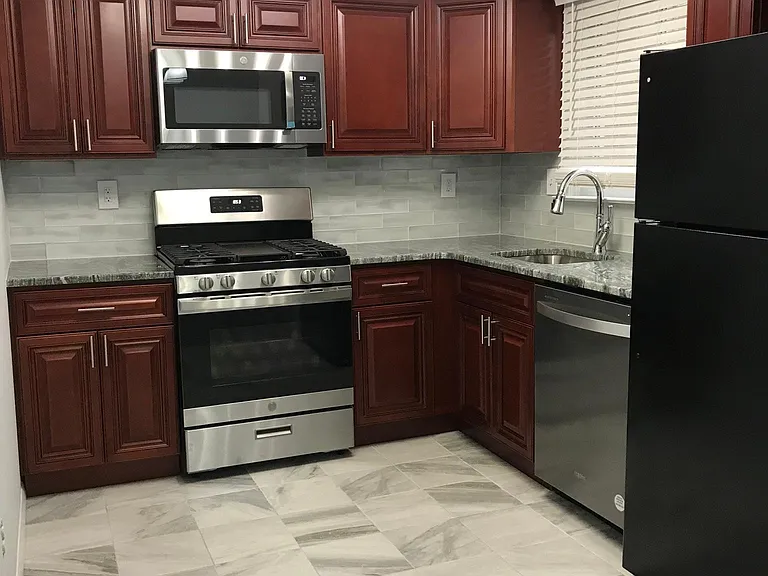 650 Parlin St #1 — Photo 4