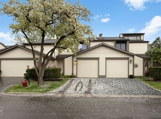 117 New Castle Ct #117, Rolling Meadows, IL 60008