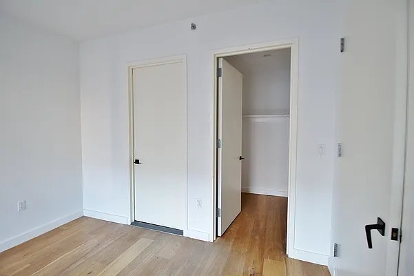 Rented by Julianna Realty Corp | media 53