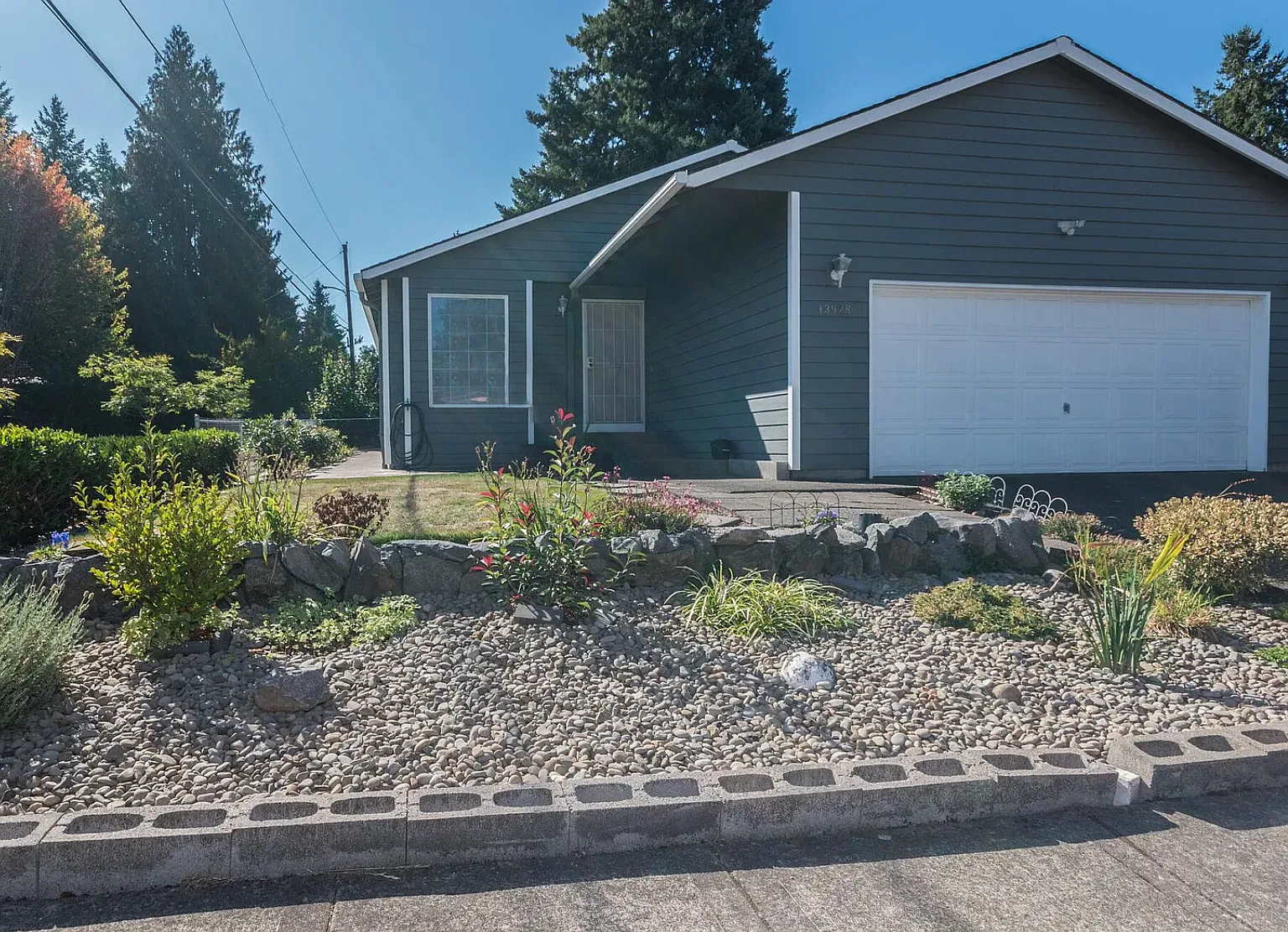 SE Henry St, Portland — Photo 1